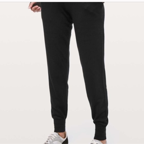 LULULEMON Black Knit Apres Your Way Jogger‎ Size Small - Picture 3 of 10